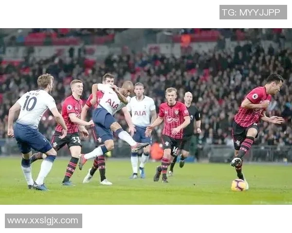 全场统治赛场的足球巨星凭借卓越表现带领球队走向胜利